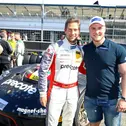 Robert Renauer mit Kugelstoßer Simon Bayer