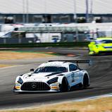 Götz teilt sich das Cockpit des Mercedes-AMG GT3 Evo mit Petru Umbrarescu