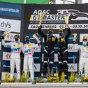Die Top 3 feiern auf dem Podium