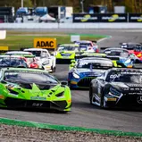 Die Titelentscheidung im ADAC GT Masters wurden durch den Sieg von Hites und Mapelli auf das finale Rennen am Sonntag vertagt