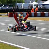 Gianni Janzik bejubelt KF Junior-Sieg