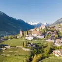 Start und Ziel der ADAC Europa Classic 2019 ist der kleine Ort Schenna oberhalb von Meran © Dietmar Denger