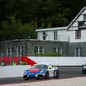Rasmus Vendelbo (vorne) feierte die Saisonsiege acht und neun in der Porsche Sprint Challenge Deutschland GT4 (Foto: Porsche Sports Cup Deutschland)