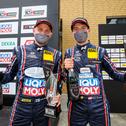 Zufriedene Gesichter hinter Masken: Antti Buri (l.) mit Nico Gruber