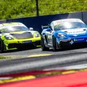 Joep Breedveld (vorne) gewann beide Rennen der Porsche Sprint Challenge Deutschland GT4, Tim Horrell (hinten) konnte seinen zweiten Platz hingegen nicht halten (Foto: Porsche Sports Cup)