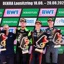 Das Podium vom neunten Saisonrennen auf dem DEKRA Lausitzring