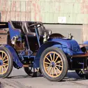 Zum 60. Jubiläum präsentiert der Oldtimer-Weltverband FIVA beim ADAC historische Fahrzeuge wie den Léon Buat von 1903. (Foto: Wolfgang Krämer)