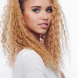 "Germany's Next Topmodel"-Finalistin Taynara Wolf hält sich mit Motocross für ihre Modelkarriere fit