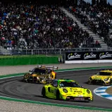 Porsche-Pilot Thomas Preining geht als Spitzenreiter ins finale Sonntagsrennen