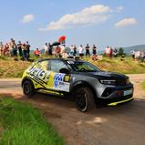 Zur Freude der französischen Rallye-Fans trieb Horst Rotter den Mokka GSE Rally beherzt um die Ecken