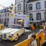 Oldtimer-Fans konnten die knapp 60 Oldtimer der ADAC Deutschland Klassik 2026 entlang der Strecke erleben