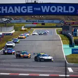 Piloten aus zwölf Nationen starten im ADAC GT Masters