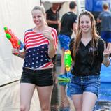 ADAC Formel 4, Lausitzring, Wasserschlacht, Fahrerlager, Michelle Halder, Marylin Niederhauser