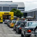Junge Klassiker hautnah: Interessierte können am Samstag die Fahrzeuge der zweiten ADAC Youngtimer Tour Bodensee beim Start und Ziel erleben.