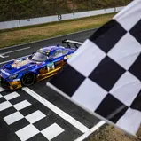 Maro Engel erbt den Sieg beim zehnten DTM-Lauf in der Motorsport Arena Oschersleben
