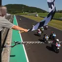 Unglaubliches Foto-Finish im ersten Lauf