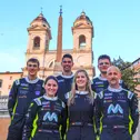 Posieren vor historischer Kulisse: Das ADAC Opel Rally Junior Team auf der Spanischen Treppe