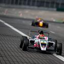 Der Russe Artem Lobanenko absolviert seine Rookiesaison für R-ace GP