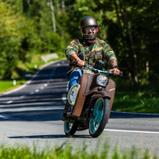 Eine Simson Schwalbe K 51/2 N von 1984: Bei der ADAC Classic meets Traunsee sind vom Roller bis zum Chopper alle Zweiräder willkommen
