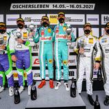 Podium Trophy-Wertung Rennen 1 (v.l.): Christian Kosch / Tom Kieffer, Stephan Grotstollen / Georg Braun,  Daniel Schwerfeld / Axel Sartingen