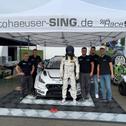 Das Team reist mit sechs Personen an die Rennstrecke