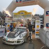 Sieger der schwäbischen Regenspiele: Timo Bernhard und Michael Kölbach im Porsche 911 GT3