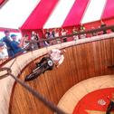 Stuntshows und Autogrammstunden locken zum Red-Bull-Rennzirkus