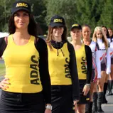 ADAC Grid-Girls sorgen fuer Abwechslung