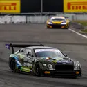 Starker Dritter: Jordan Pepper im Bentley