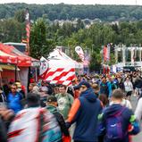 Auch neben der Strecke lockt das Event mit einem umfangreichen Angebot für Fans