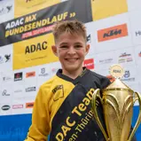 Strahlender 85 ccm Sieger: Bjarne Euler vom ADAC Hessen-Thüringen aus Darmstadt (Bild: Hardy Mutschler)