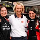 Die deutsche Delegation bei der Sichtung in Polen: Ann Felke und Claire Schönborn mit Isolde Holderied