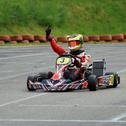 Gianni Janzik jubelt über KF Junior Erfolg