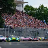 Aston-Martin-Fahrer Nicki Thiim gewann den vierten Saisonlauf der DTM