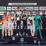 Podium Rennen 2 am Sonntag