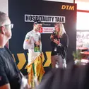 Maren Braun steht seit fast 30 Jahren mit dem Mikrofon vor der Kamera