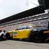 Pirelli-Reifen bringen die rund 600 PS auf den Asphalt