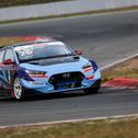 Mit Jessica Bäckman ist eine Frau in der ADAC TCR Germany am Start