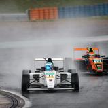 Auch bei Regen ging es für die ADAC Formel 4 auf die Strecke