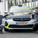 Sie treten im ADAC Opel Rally Junior Team in große Fußstapfen: Timo Schulz (r.) und Michael Wenzel