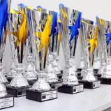 Strahlende Pokale beim ADAC Kart Bundesendlauf