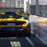 Für die DTM-Piloten wie Arjun Maini geht es am Norisring dicht an Mauern entlang 