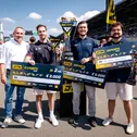 Die Übergabe der Preise im Grid der DTM vor dem Rennen am Sonntag