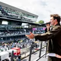 Kamrad sorgt beim DTM-Finale für Mitsing-Momente unter freiem Himmel