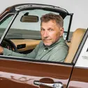 Tatort-Kommissar Richy Müller ist einem 911 Targa dabei (Bild: Porsche)