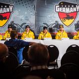   Pressekonferenz v.l.n.r.: Ersatzfahrer Dominique Pascal Thury ( KTM ), Cheftrainer Marcus Schiffer, Dennis Ullrich ( KTM ), Henry Jacobi ( Honda ), Maximilian Nagl ( Husqvarna ) und Teamchef Wolfgang Thomas