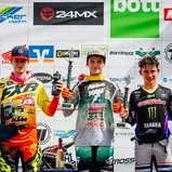 Die Gesamt-Top-Drei im ADC MX Junior Cup 125 nach spannenden Rennen (v. l.): Janis Martins Reisulis, Marc-Antoine Rossi und Ivano Van Erp