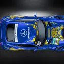 Die Startnummer 80 von Maro Engel ist eine Hommage an das 80-jährige Jubiläum von Ravenol (Foto: Mercedes-AMG)