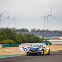 Niels Langeveld steuert auf dem Sachsenring den zweiten Maurer Holden