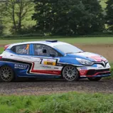 Weiterhin an der Spitze des ADAC Rallye Masters: Carsten Mohe im Renault Clio R3T